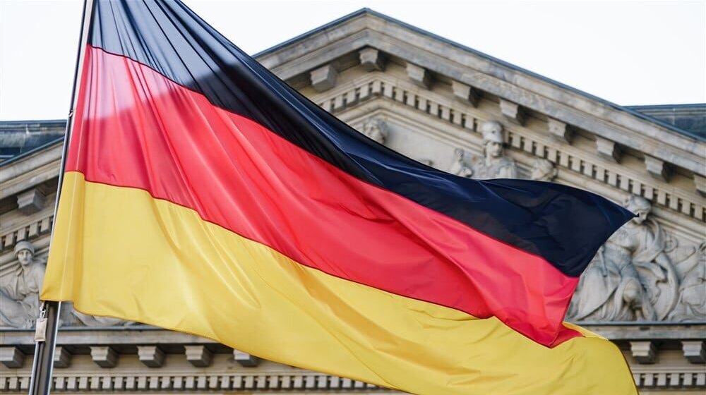 Parlamenti Gjerman zgjat mandatin e KFOR’it