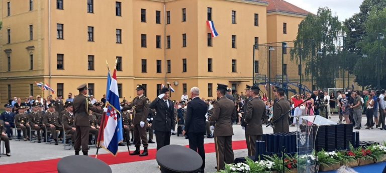 Oficerë të FSK-së diplomojnë në Akademinë Ushtarake kroate