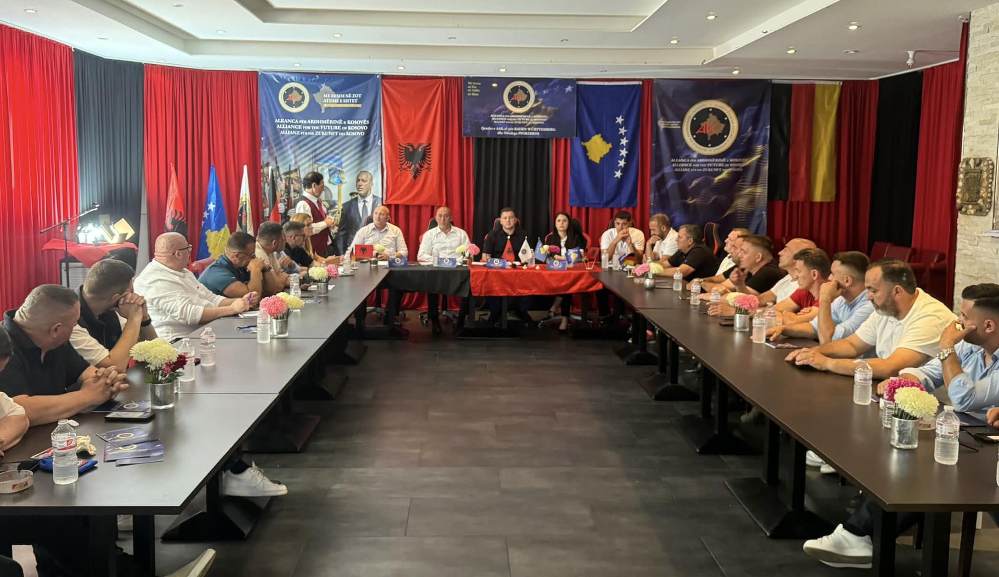 Haradinaj: AAK-ja, adresë për bashkatdhetarët për një Kosovë të zhvilluar