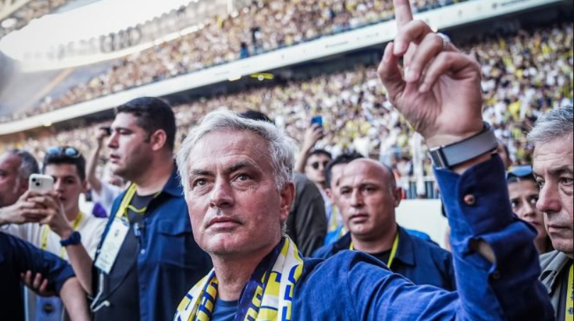 Mourinho prezantohet tek Fenerbahçe