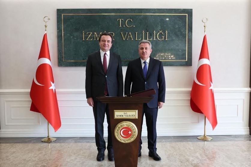 Kurti me guvernatorin e Izmirit bisedon për thellimin e lidhjeve ekonomike, kulturore dhe arsimore