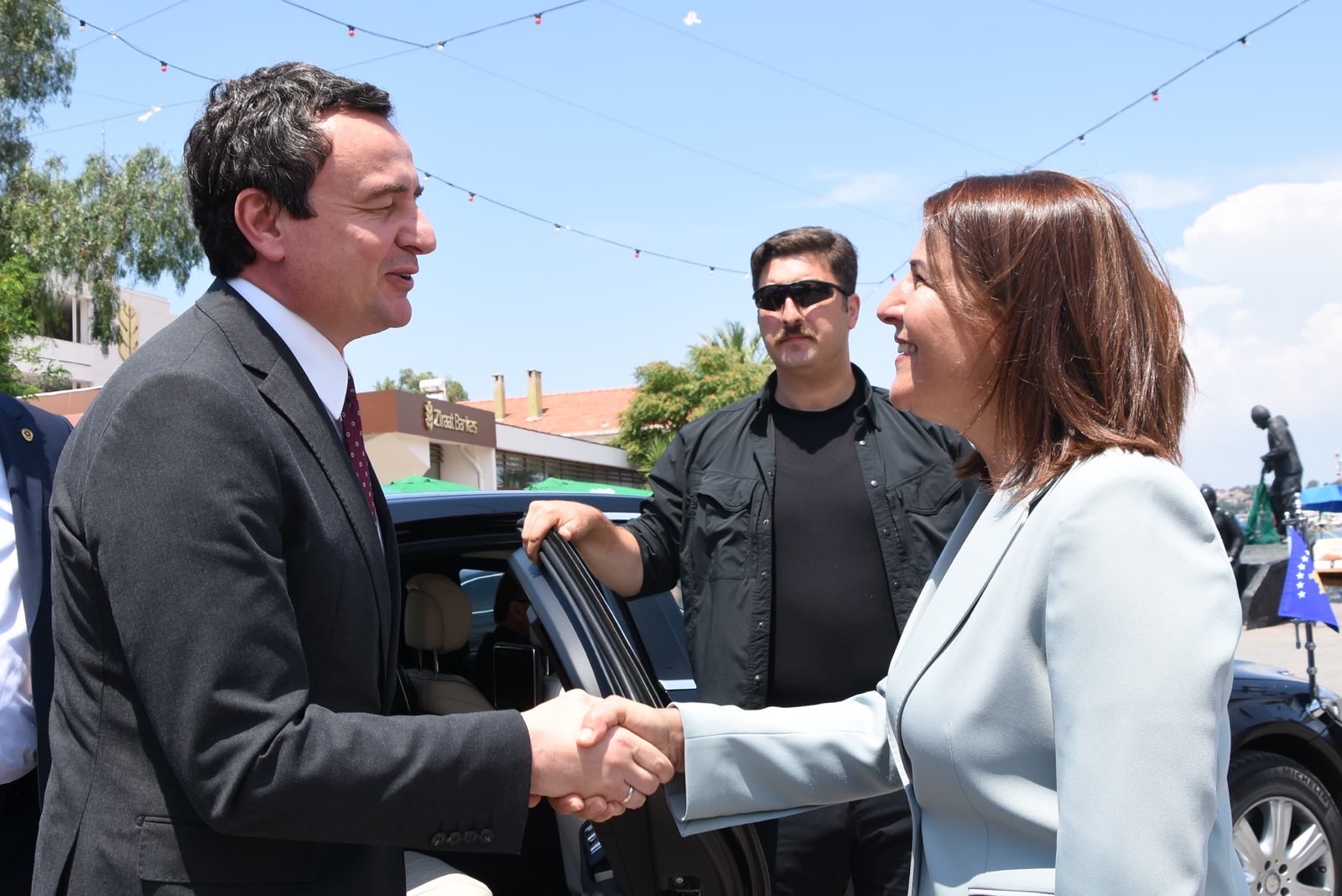 Kurti takon Kryetaren e Foçës në provincën e Izmirit, folën për kontributin e mërgatës shqiptare