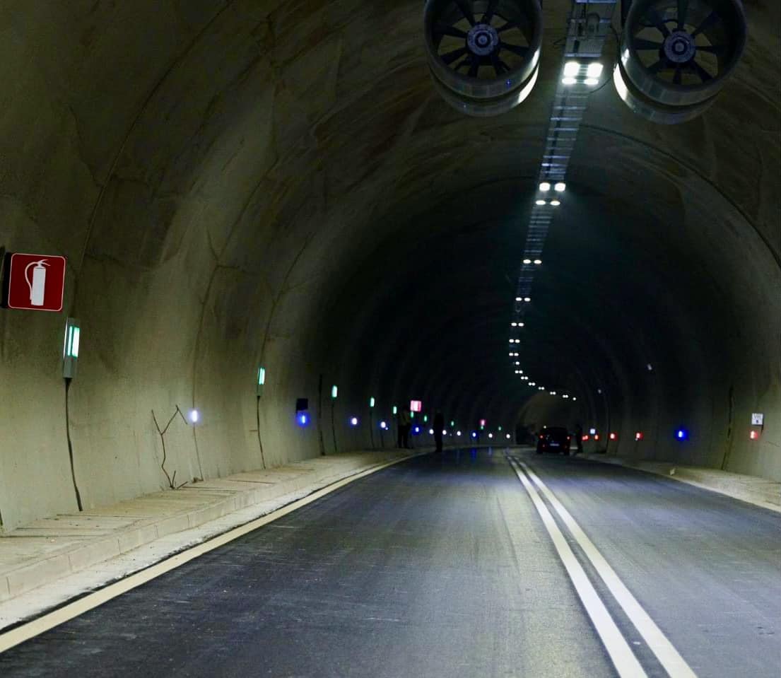 hapet-tuneli-i-llogorase,-qytetare-nga-amerika-dhe-nga-kosova:-veper-madheshtore,-shpetuam-nga-trafiku