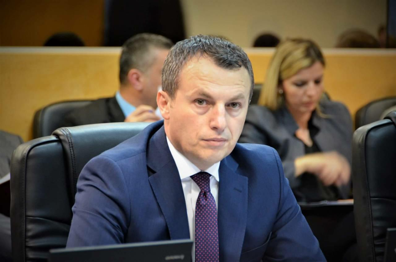 ish-ministri-recica:-kosoves-po-i-mungon-dialogu-social