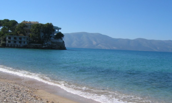 ulja-e-numrit-te-turisteve-nga-kosova,-kreu-i-shoqates-se-turizmit:-ne-shqiperi-jane-rritur-cmimet,-pushuesit-kane-zgjedhur-greqine-dhe-bullgarine