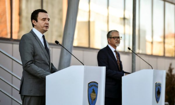 sot-perurohet-klinika-e-rinovuar-e-urologjise,-kurti-e-vitia-marrin-pjese