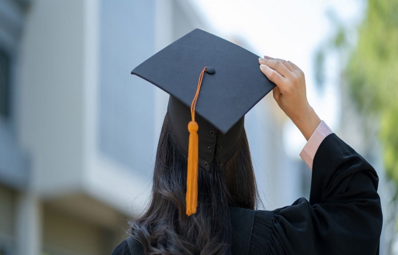 qeveria-ndan-bursa-per-studentet-shqiptare-ne-serbi,-perfitojne-1234-familje