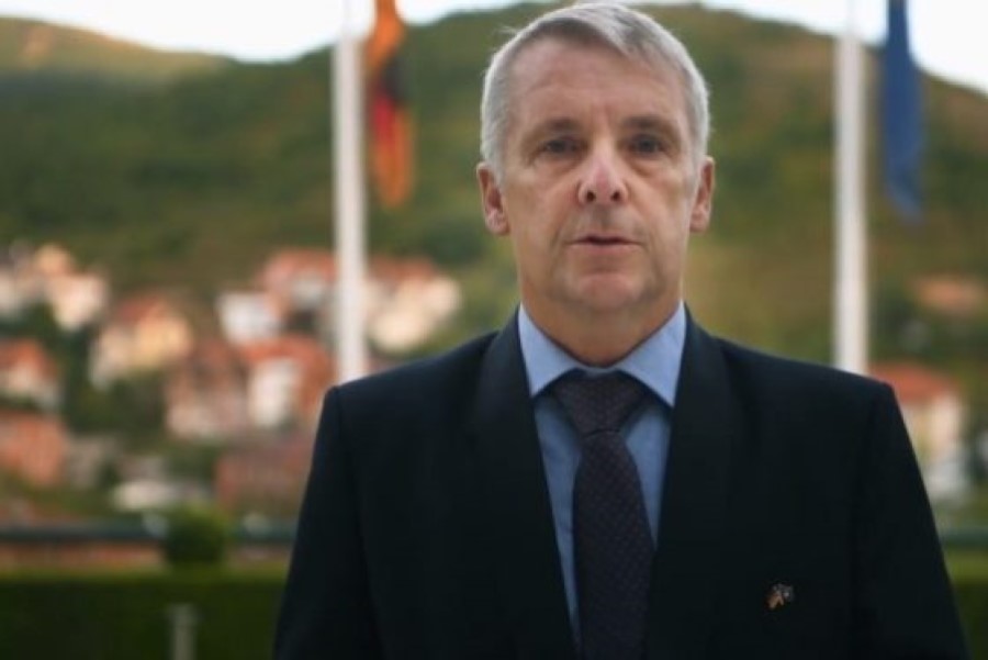 rohde-kujton-viktimat-e-gjenocidit-ne-srebrenice-qe-ndodhi-29-vjet-me-pare
