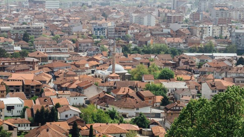 ask-publikon-te-dhenat-e-regjistrimit-te-popullesise-:-rajoni-i-gjakoves-me-mbi-168-mije-banore-ne-vitin-2024