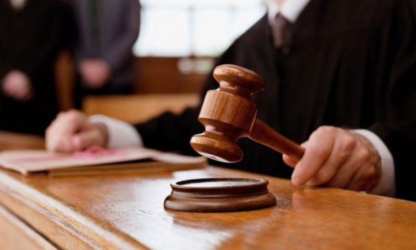 nga-nje-vit-e-gjysme-burgim-ndaj-kater-te-akuzuarve-per-dallavere-rreth-regjistrimit-te-studenteve-ne-up