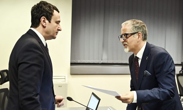 temperaturat-e-larta,-nga-sot-kufizohet-orari-i-punes-per-keto-tri-kategori