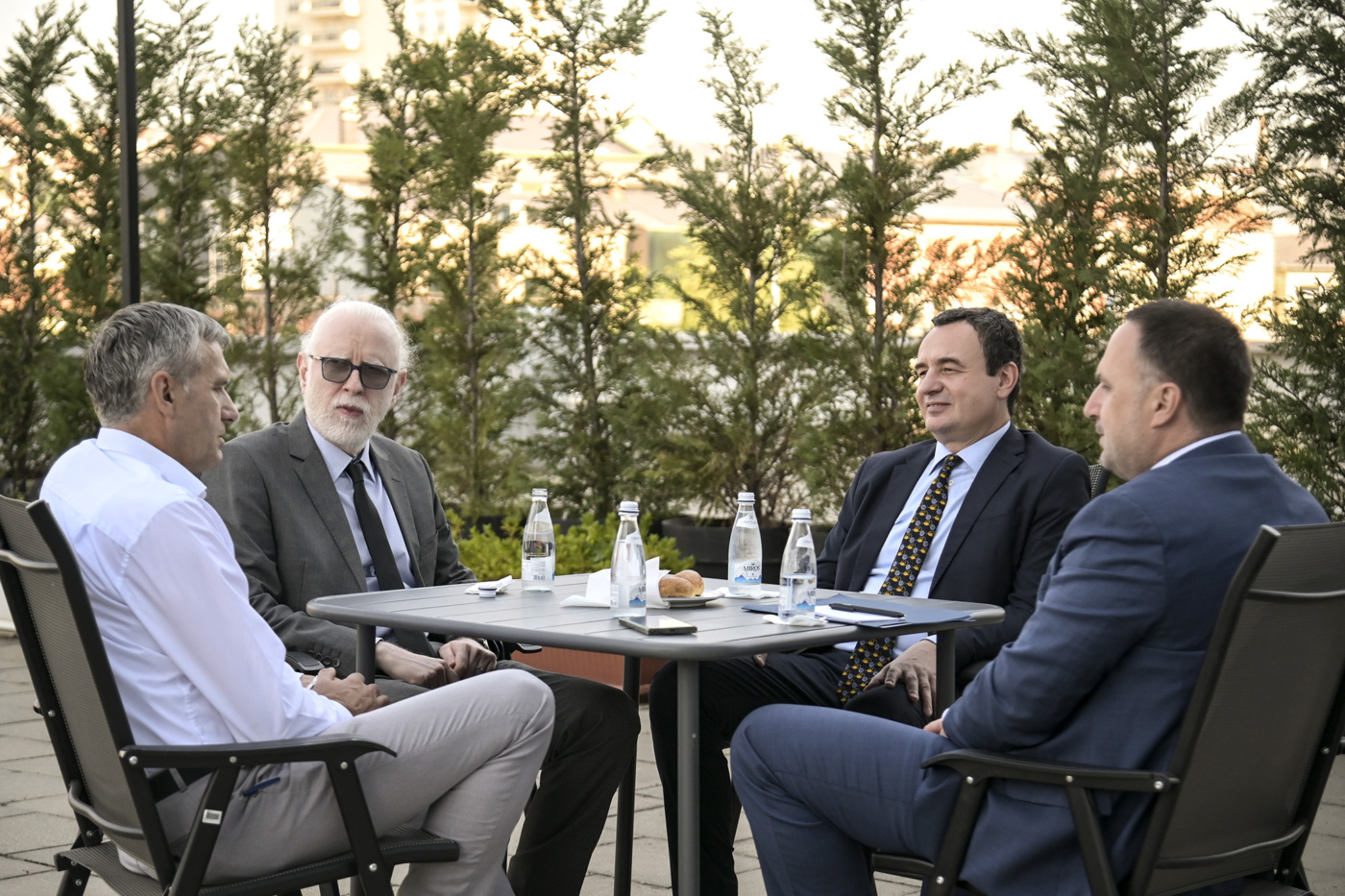 kurti-e-pergezon-ud.drejtorin-dhe-ekipin-e-e-ask-se-per-procesin-e-regjistrimit-te-popullsise