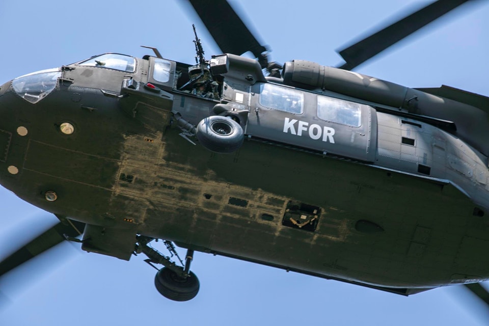 kfor-konfirmon,-ushtaret-e-aviacionit-amerikan-kryen-stervitje-me-gjuajtje-ajrore-ne-babaj