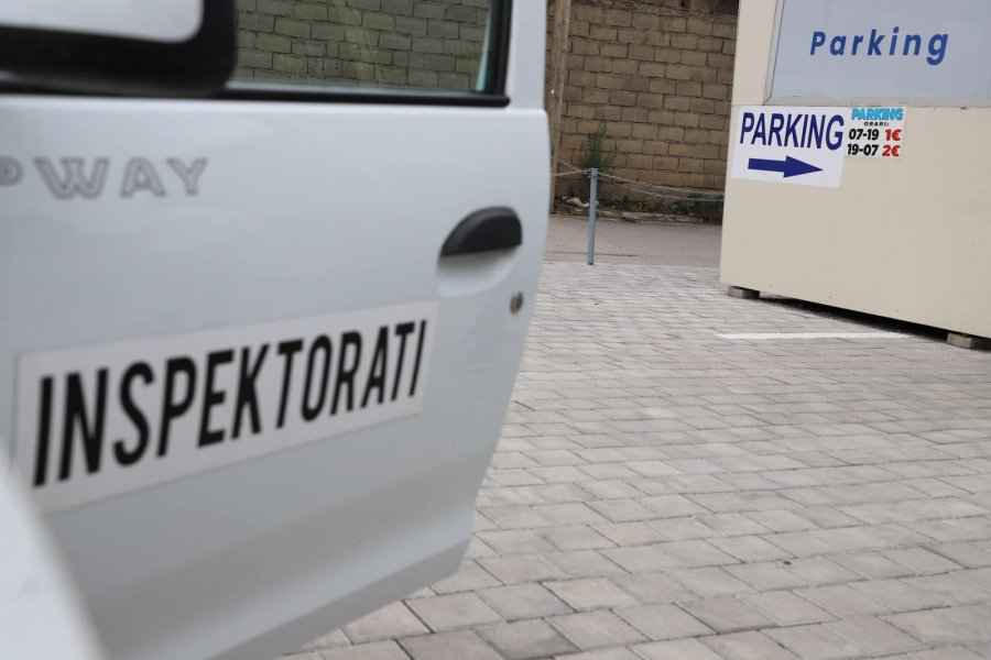 inspektorati-i-vushtrrise-ne-terren,-ka-ankesa-nga-bashkatdhetaret-per-ngritjen-e-cmimit-te-parkingjeve