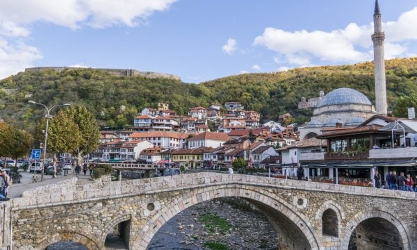 Mbyllet një restorant në Prizren pas dyshimeve për helmim të tetë qytetarëve