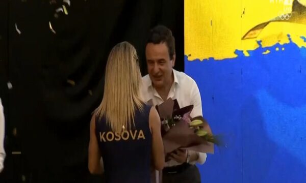 Ekipi olimpik u kthye nga Parisi, Kurti: Dikur imagjinare Kosova t`i mposhtë fuqitë e mëdha, sot realitet