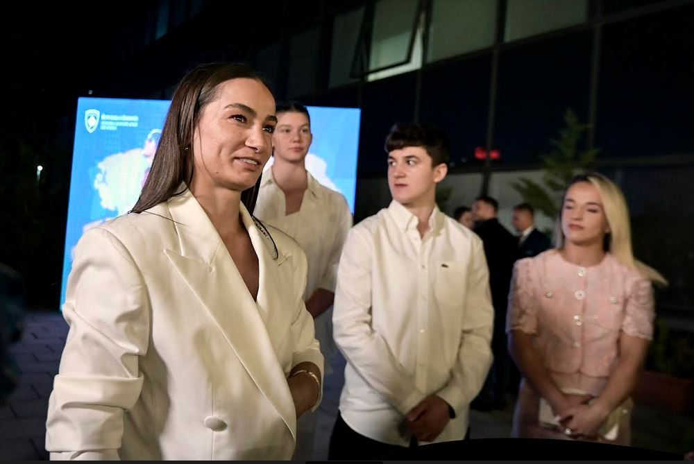 Ekipi olimpik u mirëprit edhe në Ballkonin e Hapur të Qeverisë, organizuar nga Kurti (FOTO)