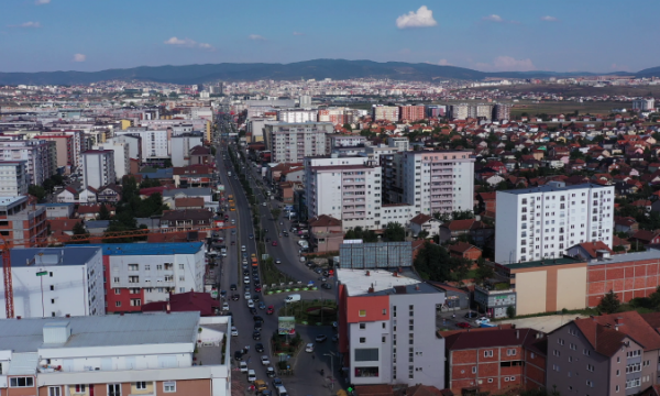 Gruaja në Fushë Kosovë thotë se është kërcënuar nga burri dhe vjehrri