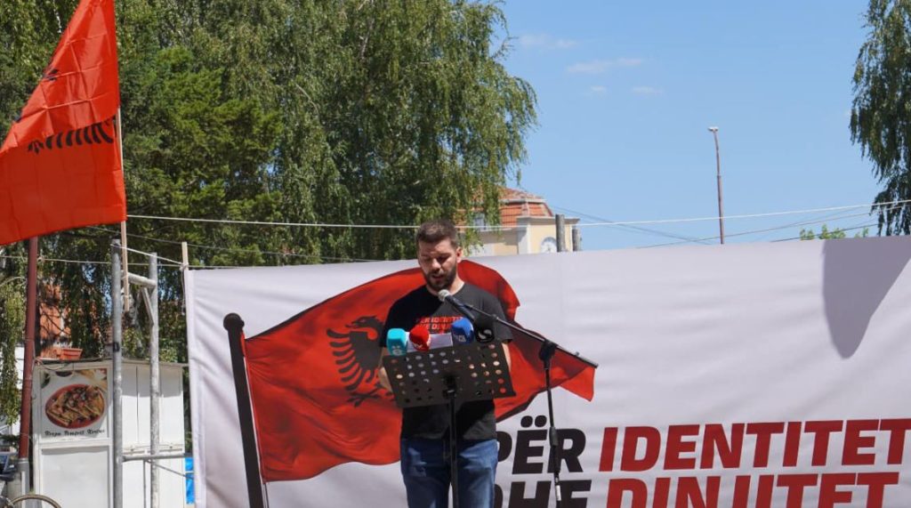 ​protesta-e-shqiptareve-per-identitet-ne-bujanoc,-lutfiu:-ky-eshte-fillimi