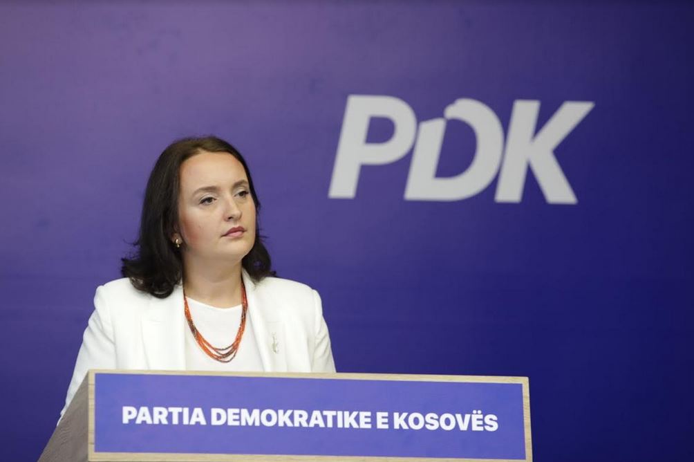 musmurati-(pdk):-edhe-sivjet,-qeveria-kurti-po-i-le-nxenesit-pa-libra-ne-fillim-te-vitit-shkollor
