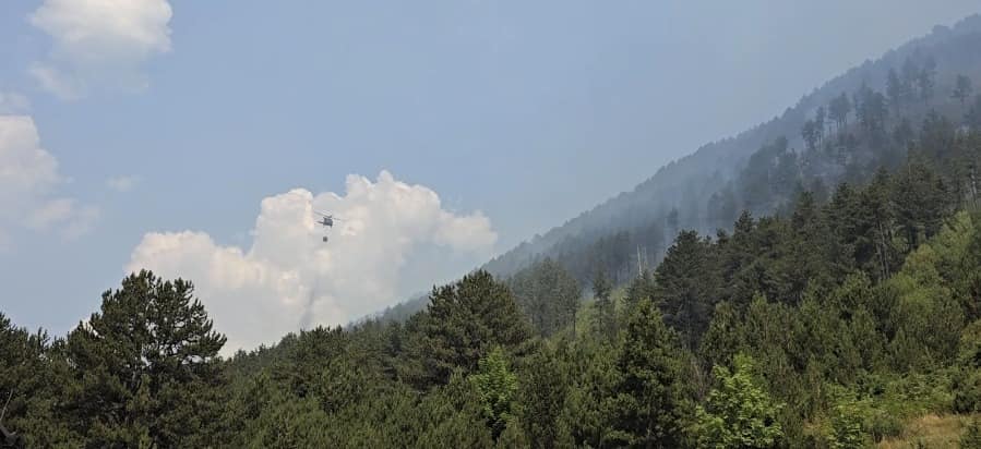 Pas intervenimit të KFOR-it nga ajri, Totaj njofton se është shuar zjarri në Prevallë