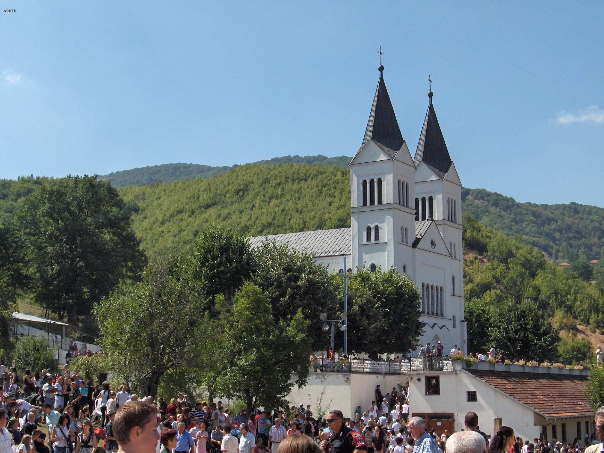 Në festën e Zojës së Madhe në Viti sot merr pjesë edhe Osmani