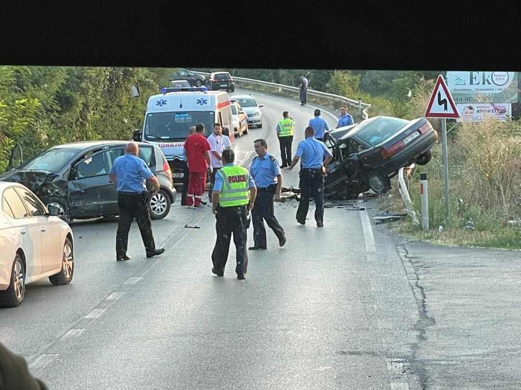 Pamje nga aksidenti fatal në rrugën Prizren-Suharekë