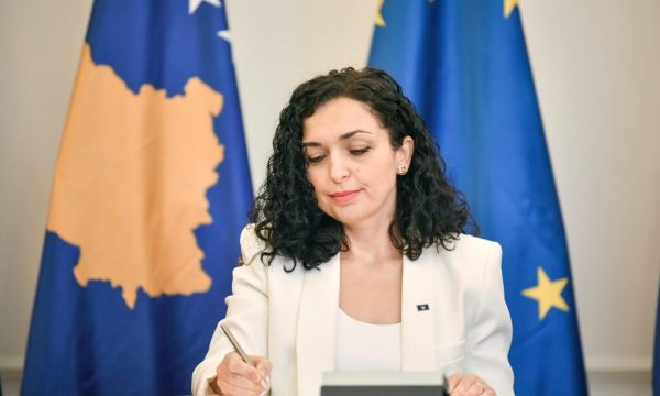 A do ta kërkojë edhe një mandat si Presidente dhe a e ka mbështetjen e VV’së, flet Vjosa Osmani