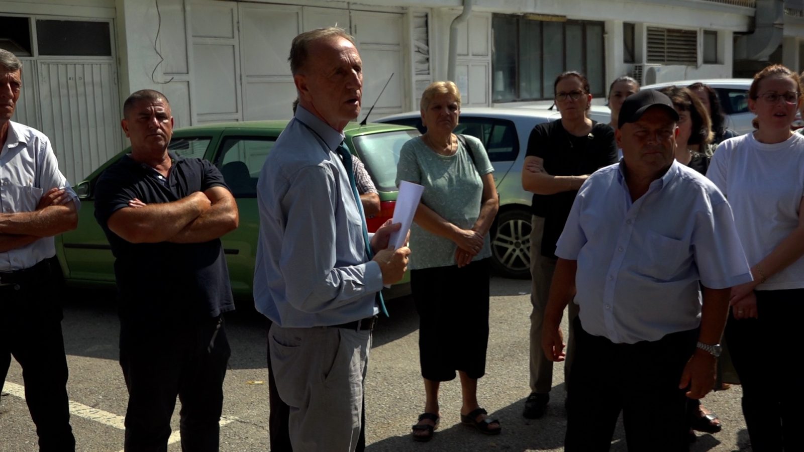 punetoret-teknike-te-qmf-ve,-shkollave,-qkuk-se-dhe-up-se-paralajmerojne-greve-nese-pagat-s’dalin-me-rritje