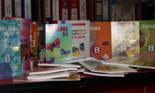 Deri sot kanë aplikuar mbi 194 mijë prindër për t’u subvencionuar për tekstet shkollore