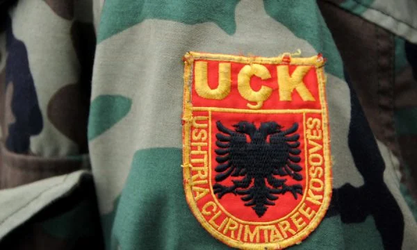 Pesë muaj burgim dhe dëbim nga Kosova për 5 vjet personit që fyeu UÇK-në