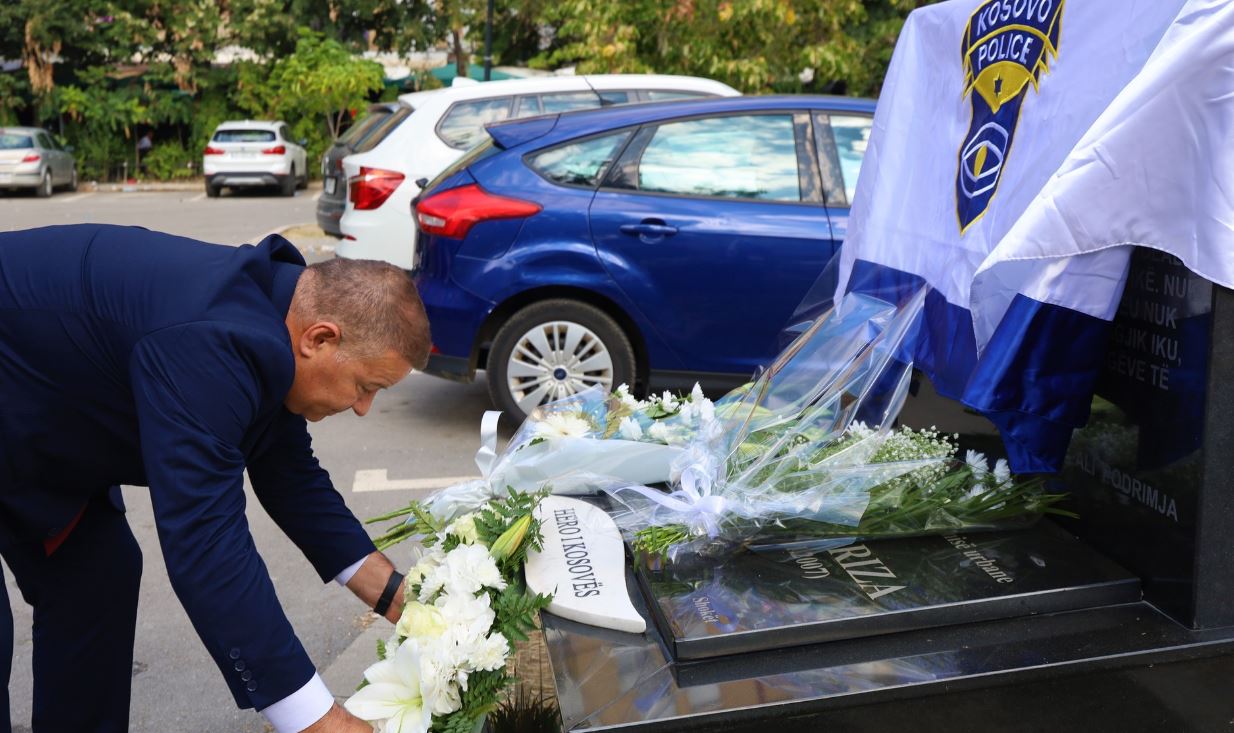 Edhe policia kujton Triumf Rizën në përvjetorin e vdekjes