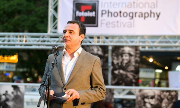 Kurti në festivalin “Fotoist”: Fotografia është historiani i heshtur i rrugëtimit tonë