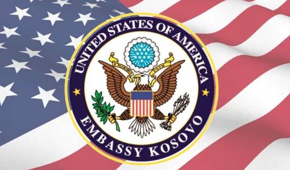 Ambasada amerikane: ShBA mbetet e përkushtuar ndaj një Kosove sovrane, multietnike e demokratike