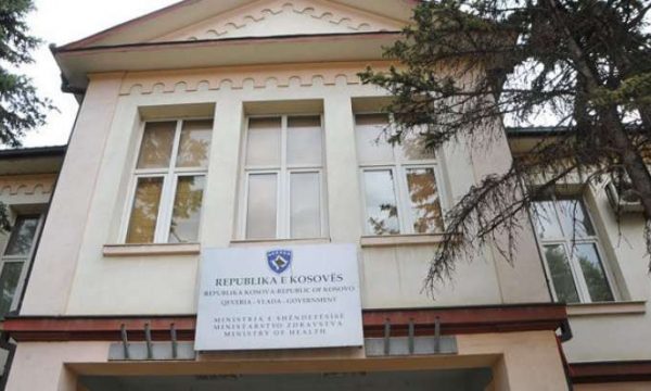 Nga sot, pakot e cigareve duhet t’i përmbajnë këto paralajmërime