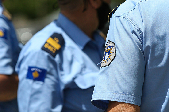 Përfundojnë të qeta protestat e serbëve në veri, policia del me njoftim