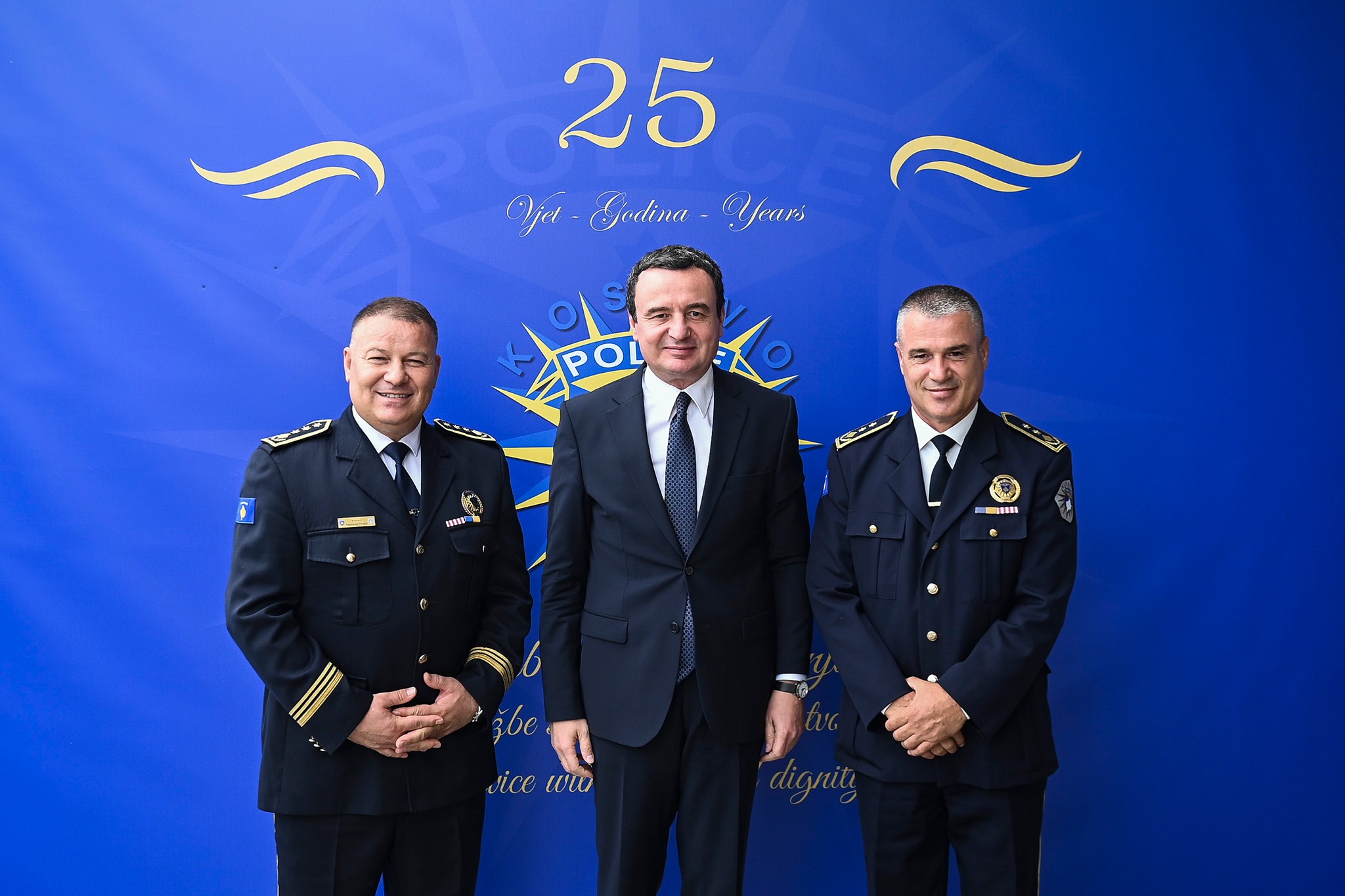 kurti-ndan-foto-nga-ceremonia-e-pervjetorit-te-policise:-sherbim-per-qytetaret,-pa-dallim