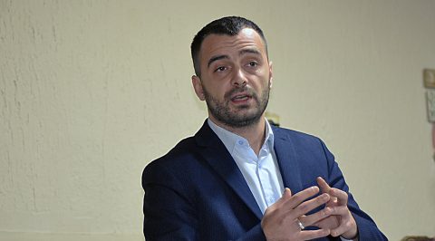 Deputeti i VV-së: Jemi të shqetësuar me mungesën e veprimeve të sistemit të drejtësisë