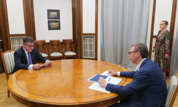 lajcak-pas-takimit-ne-beograd:-vuciq-ngriti-shqetesime-te-forta-per-serbet-e-kosoves