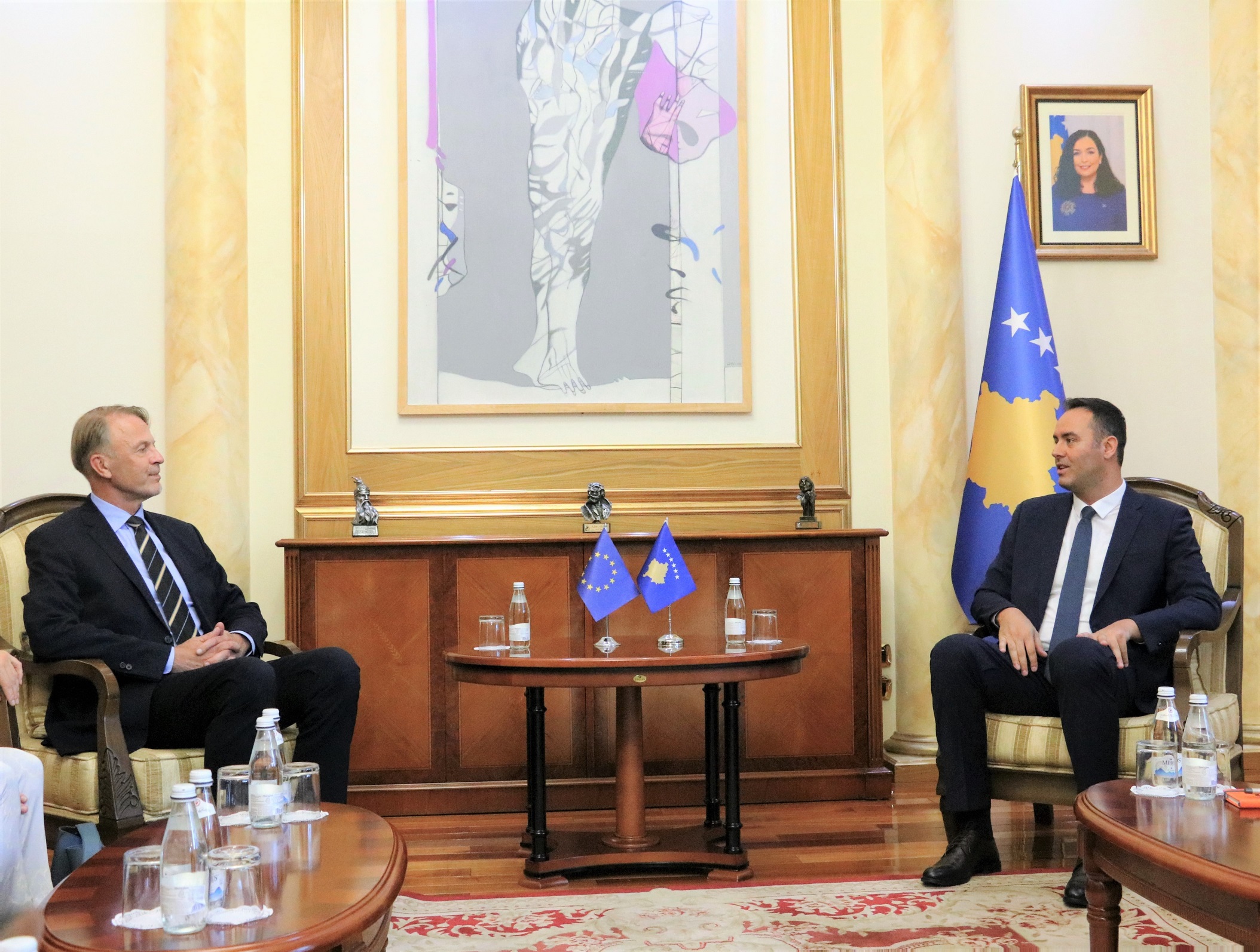konjufca-takon-shefin-e-ri-te-zyres-se-be-se-ne-kosove,-flasin-per-zhvillimet-aktuale-ne-vend-e-rajon