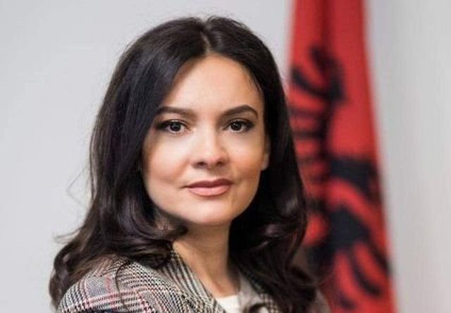 grupi-i-grave-deputete-sot-pret-ne-takim-elisa-spiropalin