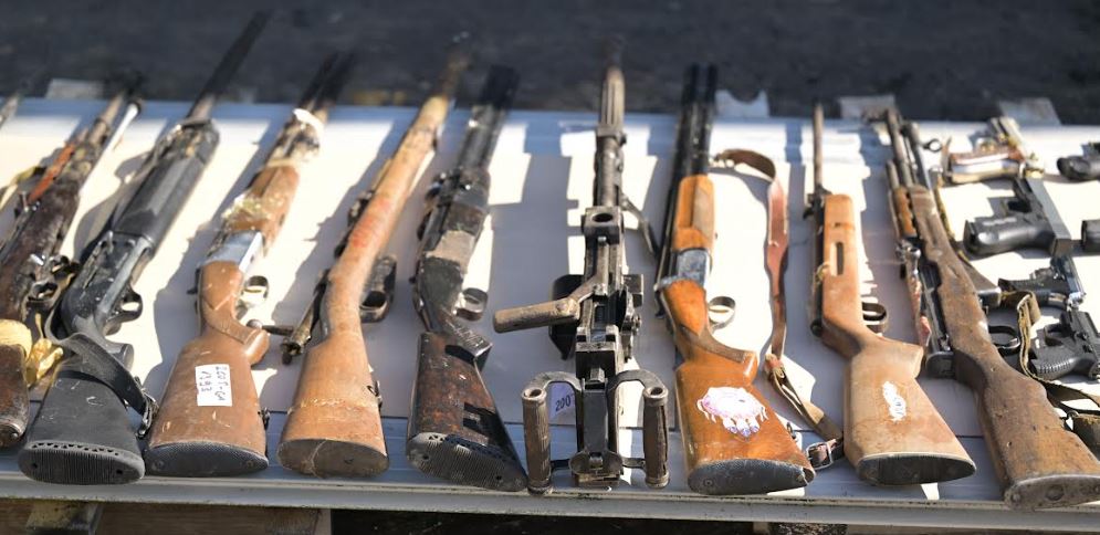 policia-i-shkaterroi-372-arme-te-gjata-dhe-621-te-shkurta