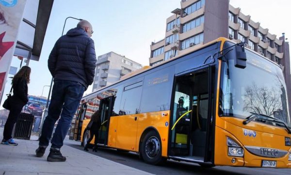 qytetaret-te-henen-mund-te-udhetojne-pa-pagese-me-autobuset-e-trafikut-urban-ne-prishtine