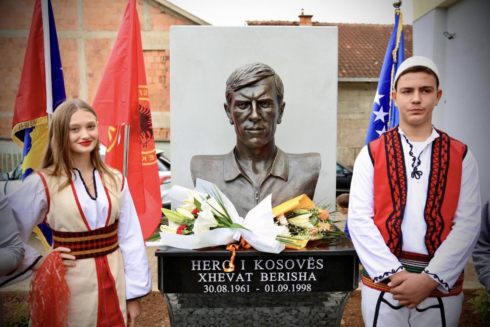 zbulohet-ne-prizren,-busti-i-deshmorit-xhevat-berisha