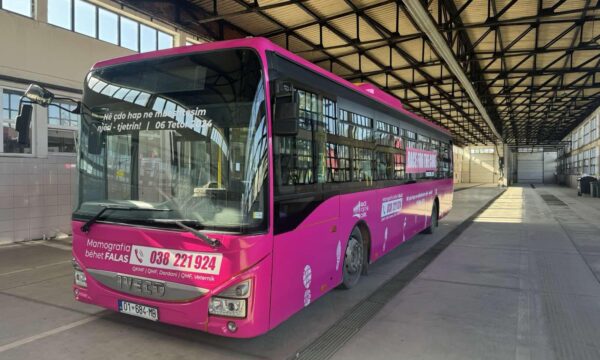 fushate-vetedijesuese-per-kancerin-e-gjirit,-rama:-neser-fillon-qarkullimi-i-autobusit-me-logon-“race-for-the-cure-prishtina-2024”