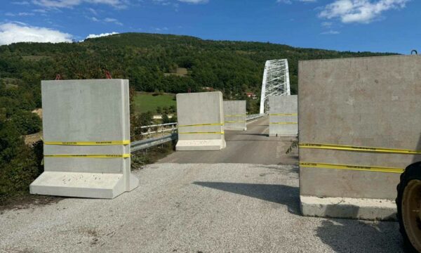 Elshani paralajmëron për mbyllje të rrugëve tjera që shfrytëzohen për kontrabandë