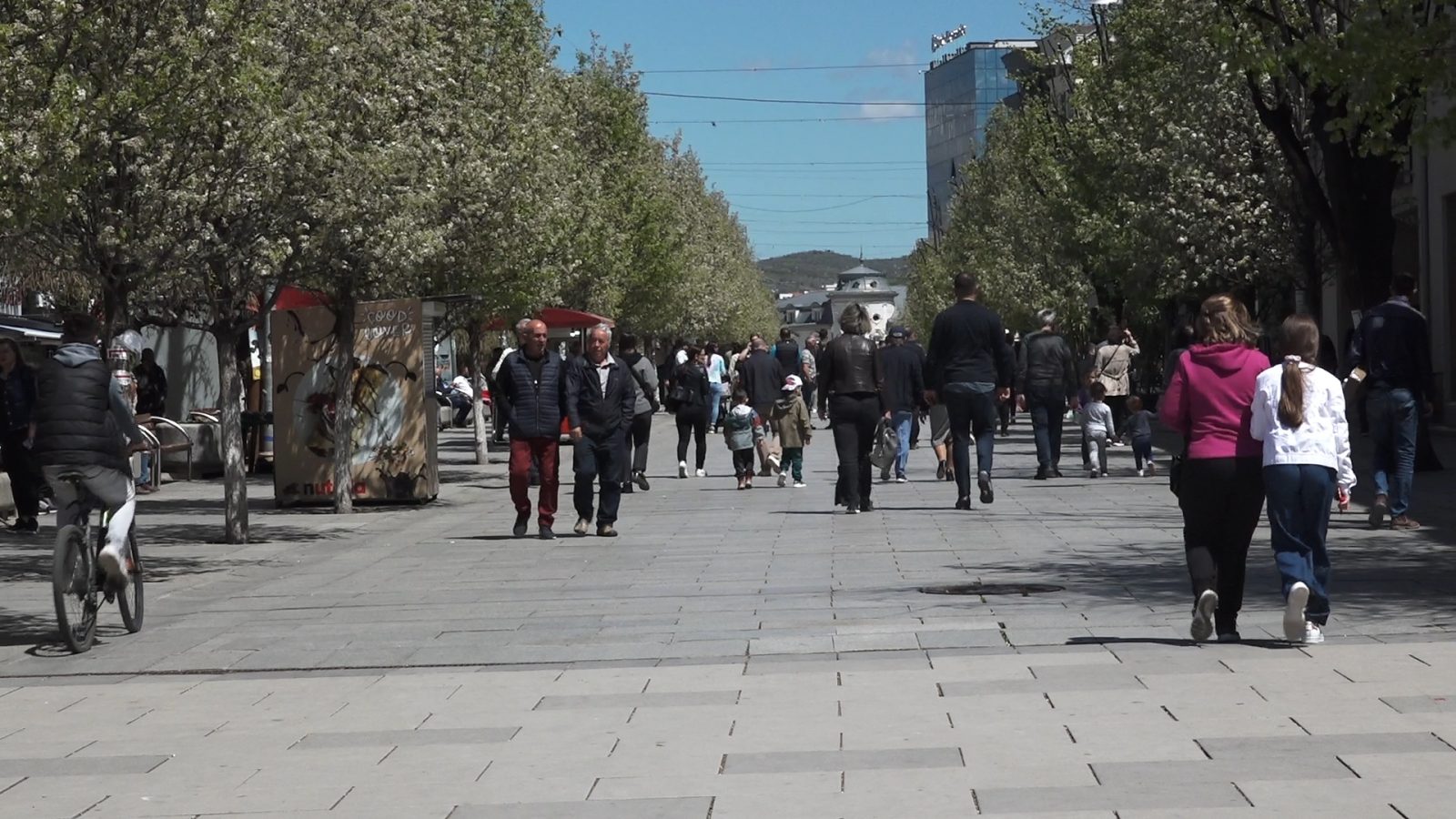 Qytetarët thonë se çmimet janë të papërballueshme, krahasuar me pagat