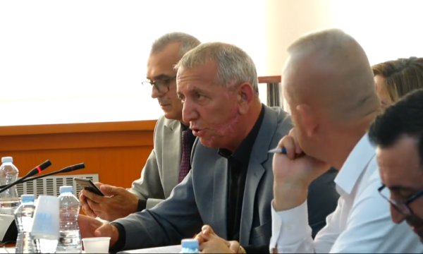 anton-quni-i-flet-dimal-bashes-per-punet-e-ushtrise:-je-i-papergatitur,-ke-nevoje-per-kurs-bazik