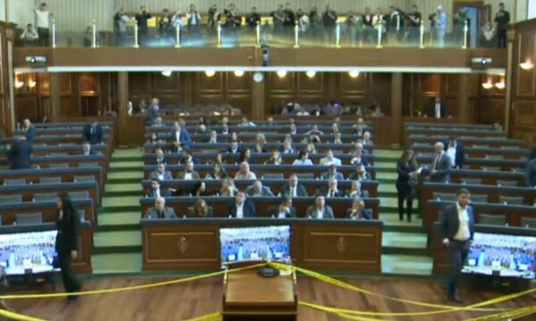 S’ka debat për inçizmin Kusari- Radojçiq, opozita lëshon sallën