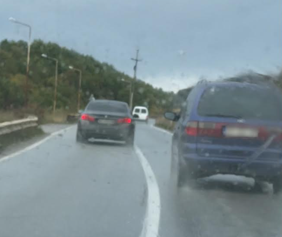 gjobitet-shoferi-qe-beri-tejkalim-ne-vije-te-plote